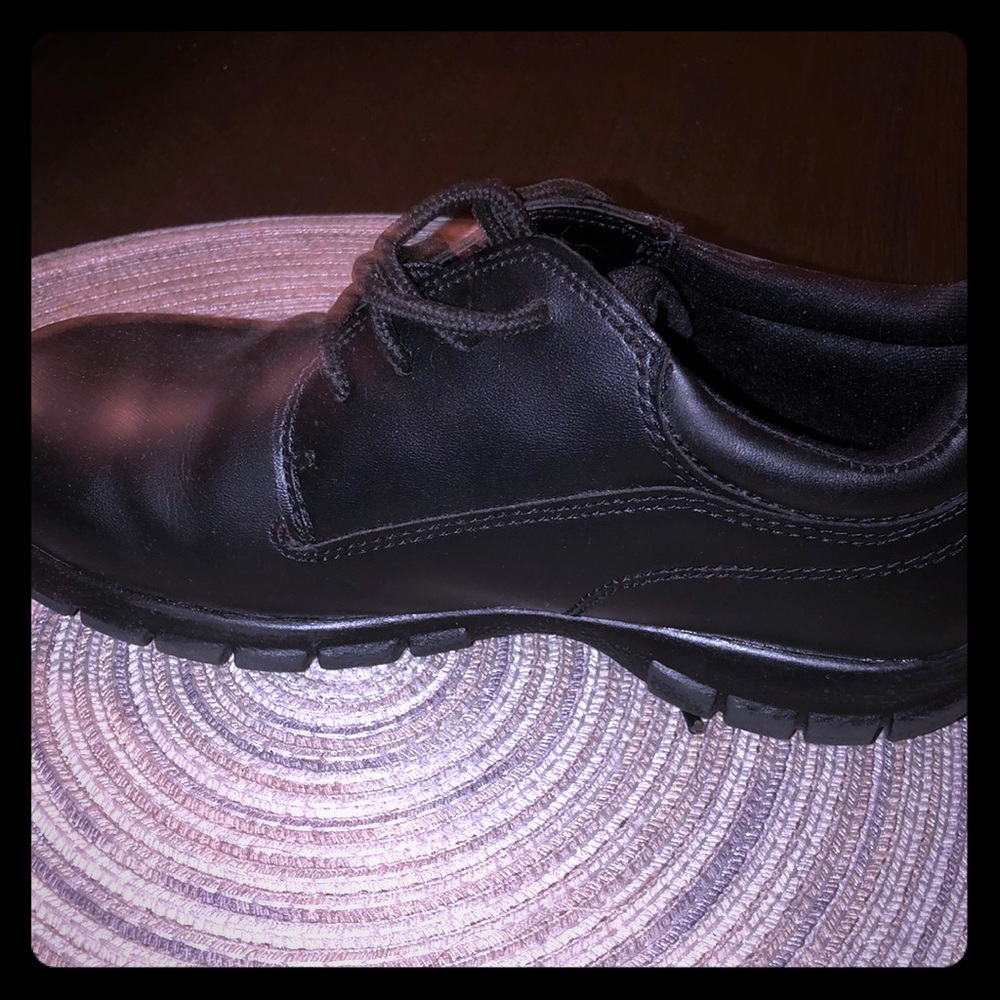 I am selling dress shoes